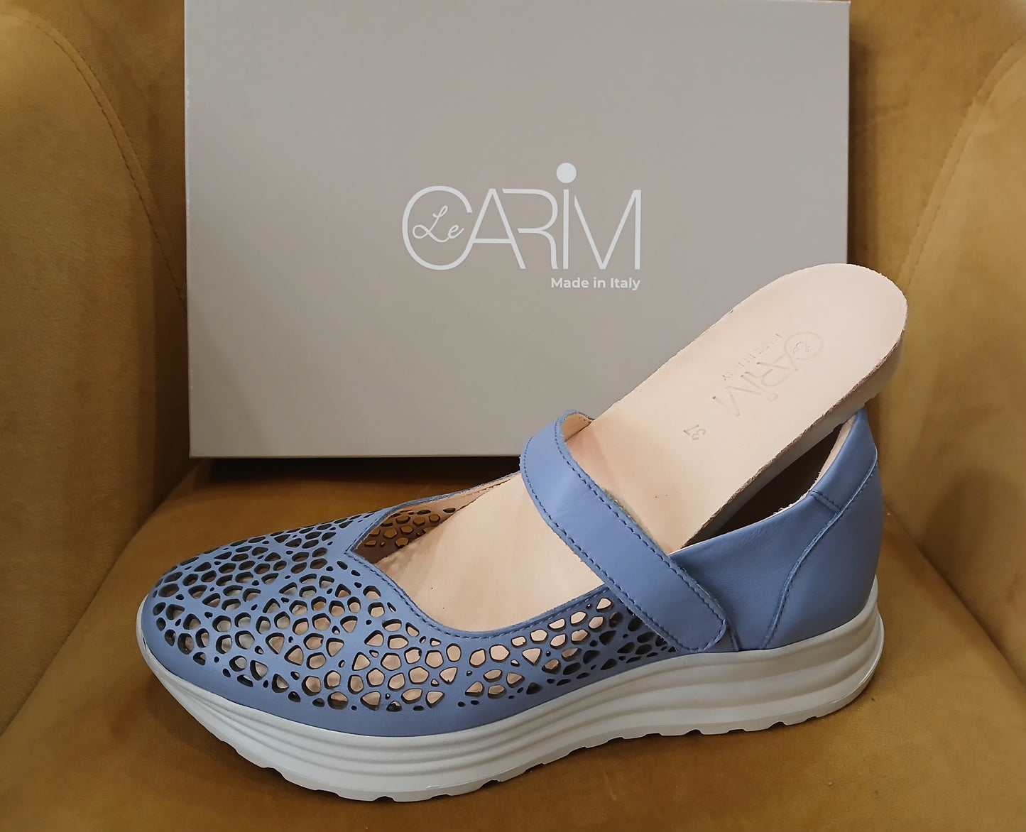 CARIM: SCARPA DA DONNA IN VERA PELLE LNF5062UP VITELLO NOTI D'ORIENTE COLORE CELESTE