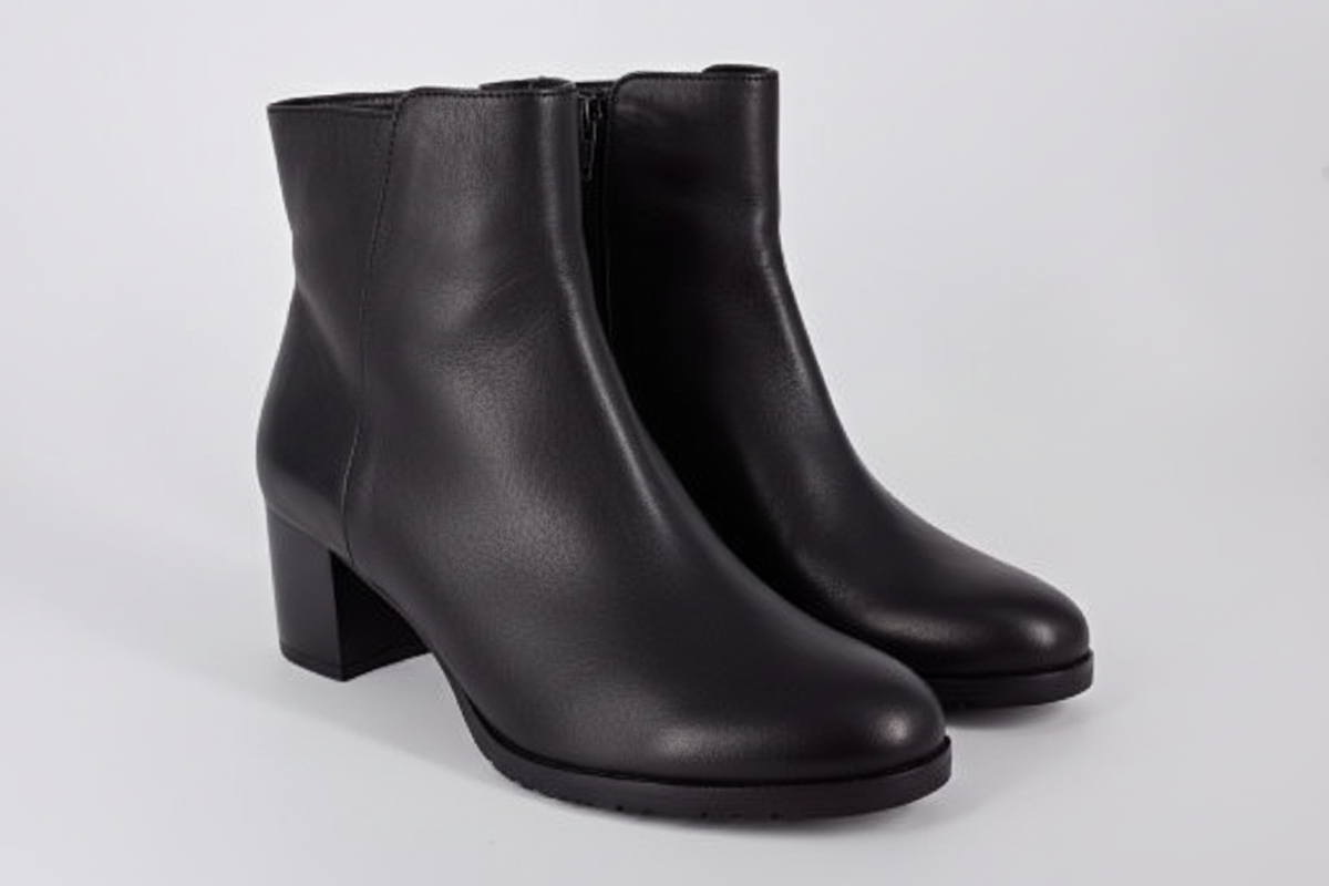 Stivaletto donna Maral T008 in vera pelle nera opaca - vista coppia