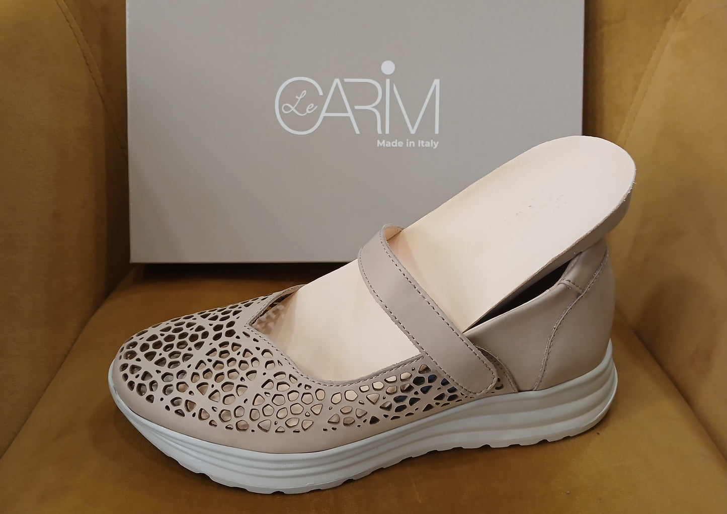 CARIM: SCARPA DA DONNA IN VERA PELLE ART. LNF5062UP VITELLO TORTORA FONDO PANNA