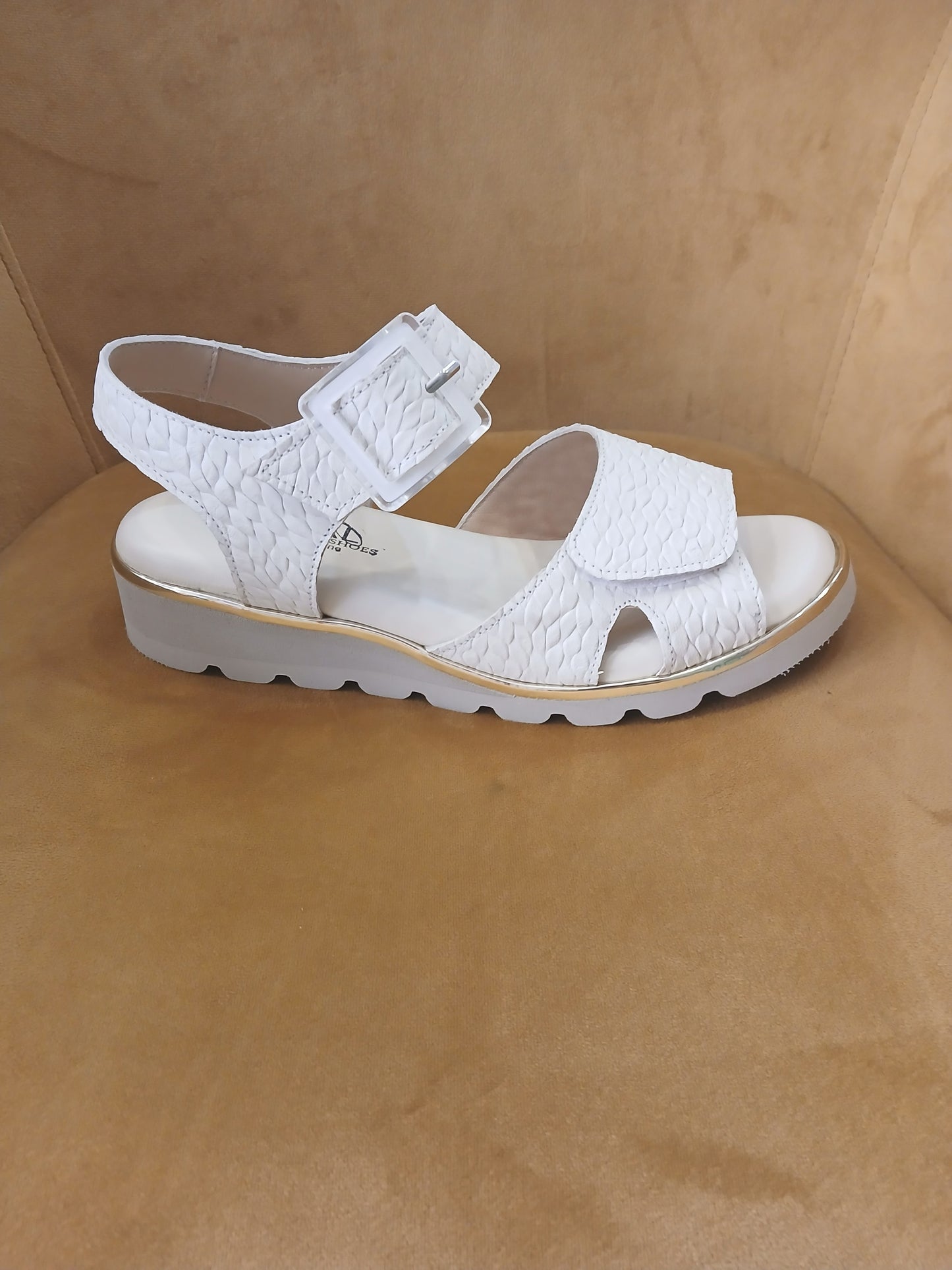 MARAL: SANDALO DONNA IN VERA PELLE SUOLA IN LATTICE COLORE BIANCO