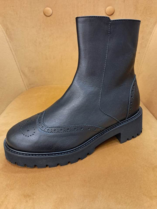 CARIM: STIVALETTO IN PELLE NERA