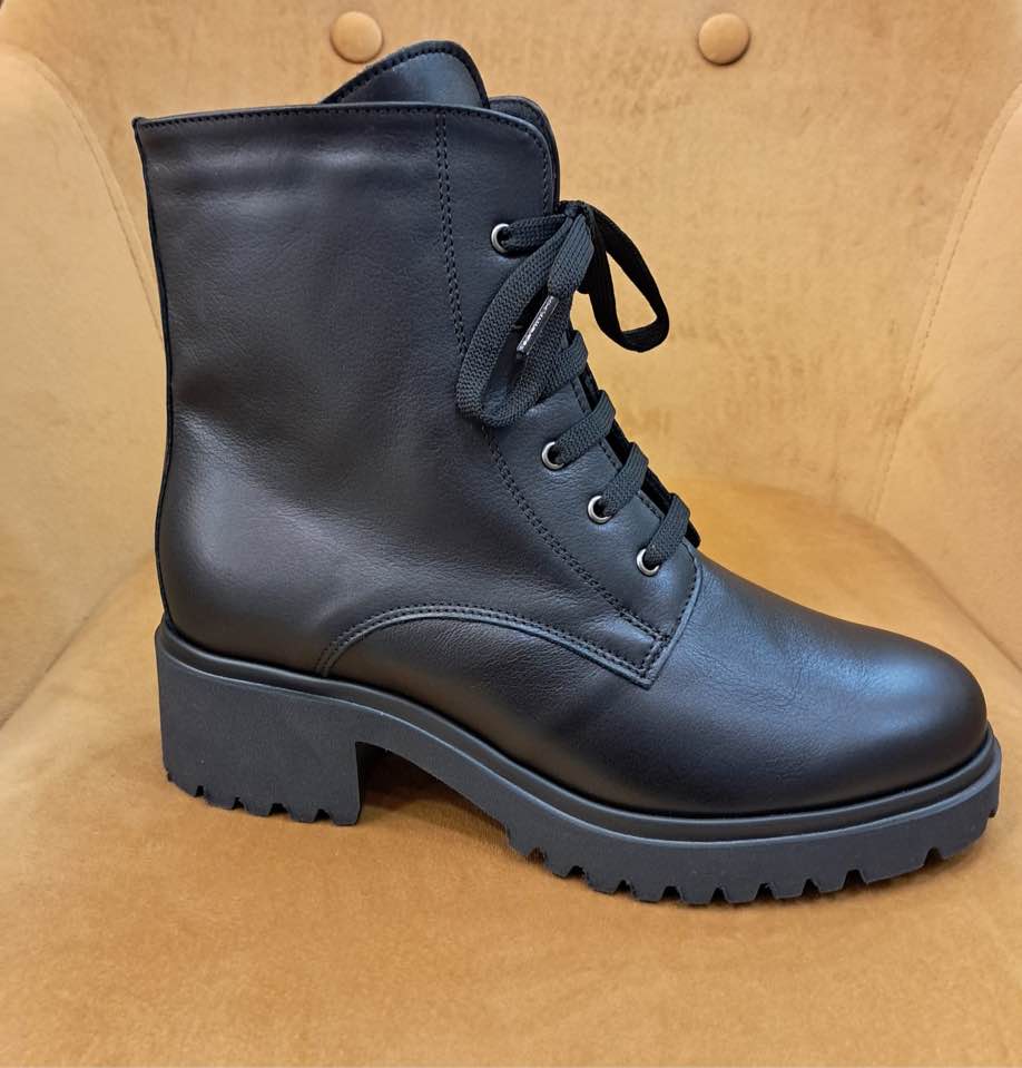 MARAL:ANFIBIO NERO IN PELLE