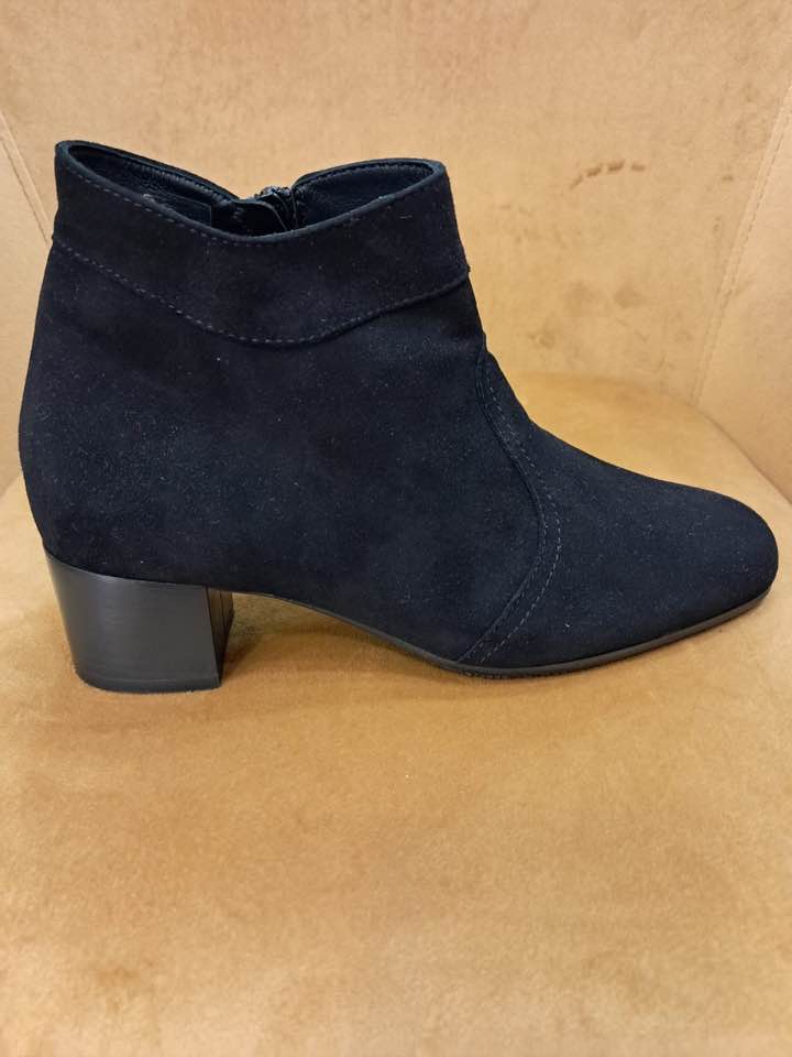 CARIM: STIVALETTO IN PELLE CAMOSCIO NERO