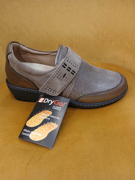 PLUME: SCARPA IN PELLE ELASTICIZZATA TORTORA