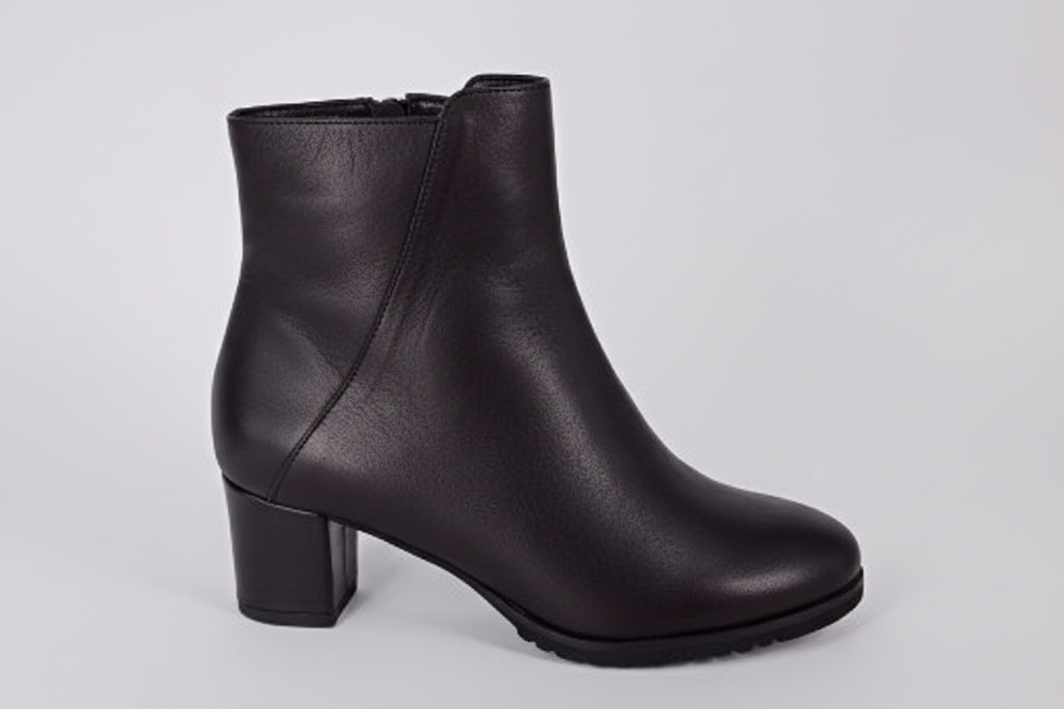 Stivaletto donna Maral T008 in vera pelle nera opaca - profilo laterale