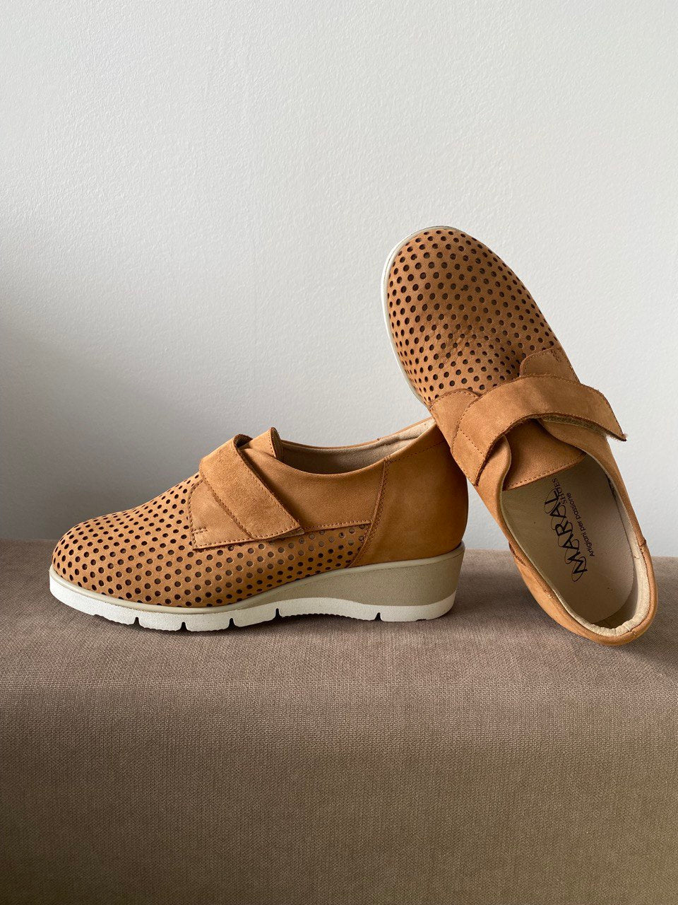 MARAL: SCARPA DONNA IN PELLE (NABUK) 102R COLORE MARRONE